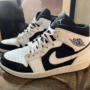 Nike Air Jordan 1 Mids
